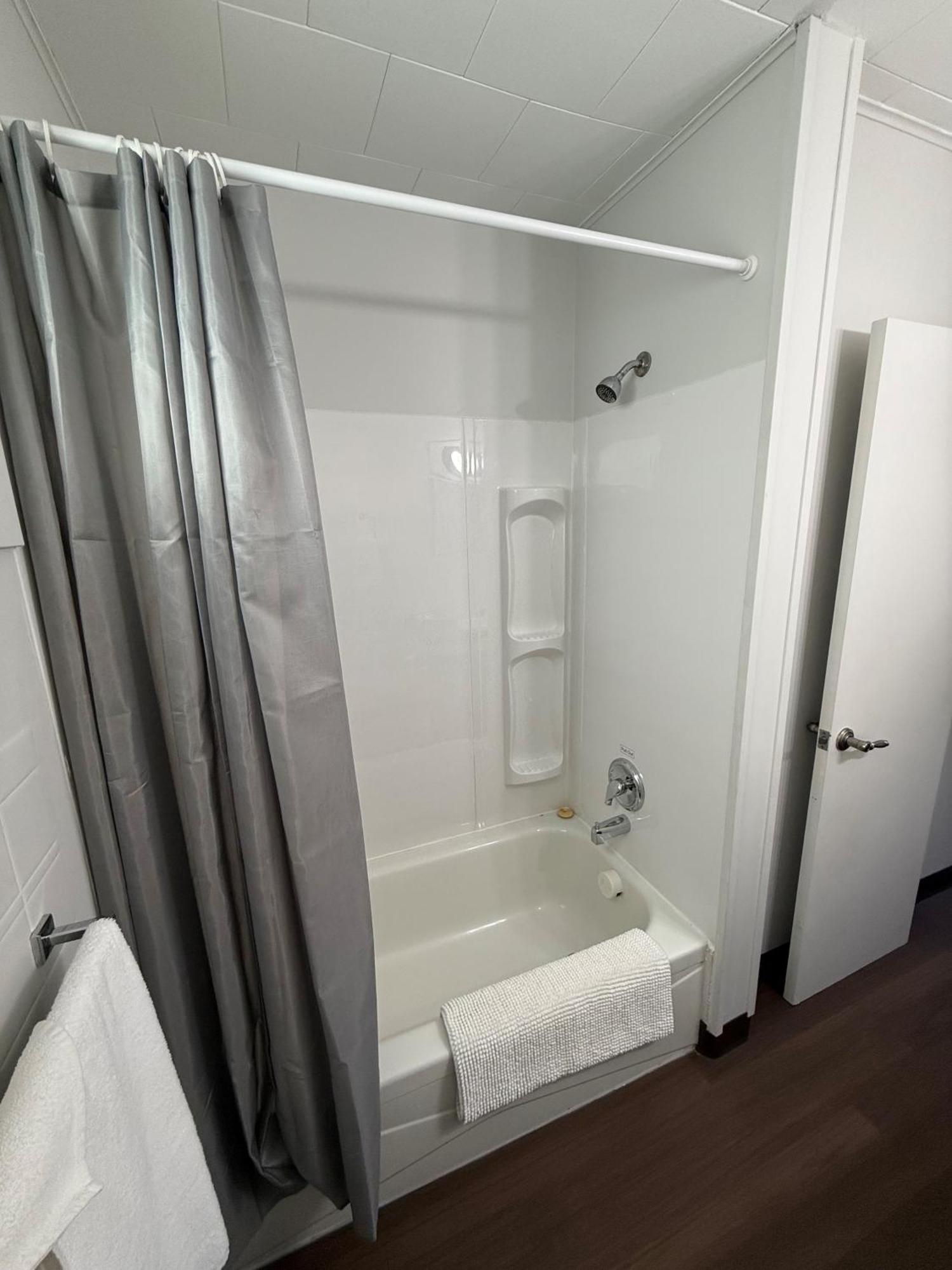 New Country Motel Swan River Экстерьер фото
